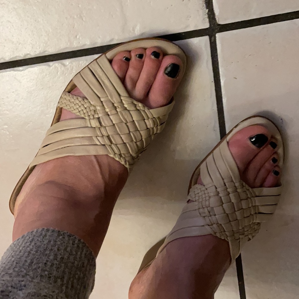 Shoes - Picture 6 of 8